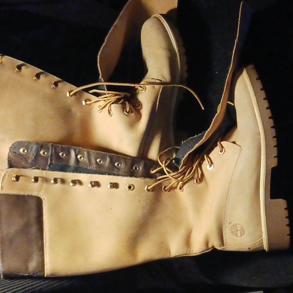 Timberland Tan hi top Boots sz 8